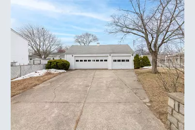 106 Coyle Avenue, East Providence, RI 02916 - Photo 3