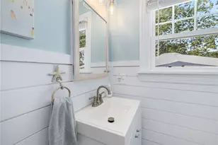 133 Carroll Ave, Newport, RI 02840 - Photo 19