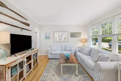 133 Carroll Avenue, Newport, RI 02840 - Photo 5