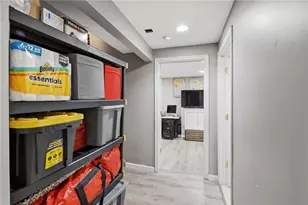 135 Seamans St, Providence, RI 02908 - Photo 41