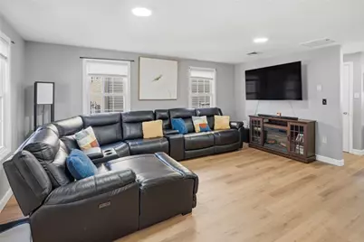 135 Seamans Street #1, Providence, RI 02908 - Photo 3