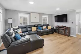 135 Seamans St, Providence, RI 02908 - Photo 3