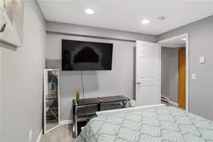 135 Seamans St, Providence, RI 02908 - Photo 35