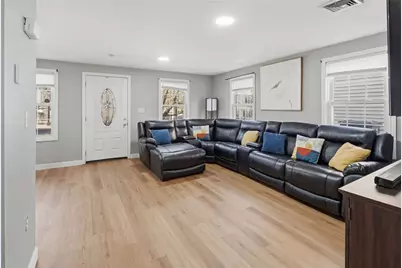 135 Seamans Street #1, Providence, RI 02908 - Photo 5