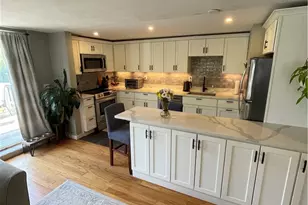 16 Dudley Ave, Newport, RI 02840 - Photo 9