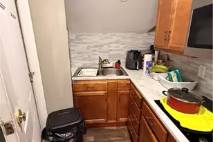 75 Sumter St, Providence, RI 02907 - Photo 17