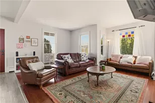 22 Summer St, Newport, RI 02840 - Photo 3