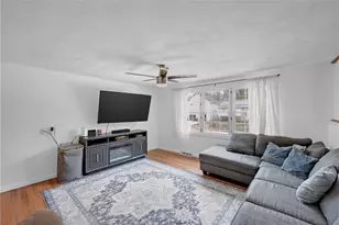 10 Debra Dr, Richmond, RI 02812 - Photo 5