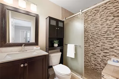 231 Maple Avenue #204, Newport, RI 02840 - Photo 11