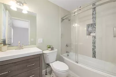 231 Maple Avenue #204, Newport, RI 02840 - Photo 23