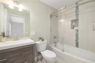 231 Maple Ave, Newport, RI 02840 - Photo 23