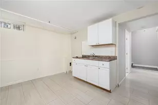 231 Maple Ave, Newport, RI 02840 - Photo 27