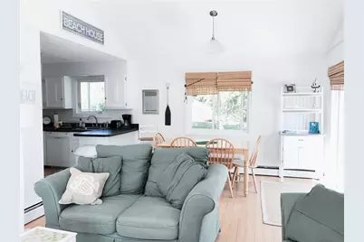 10 Burbank Avenue, Narragansett, RI 02882 - Photo 7