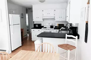 10 Burbank Ave, Narragansett, RI 02882 - Photo 9