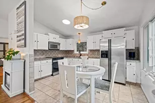 6 Tennyson Rd, Warwick, RI 02888 - Photo 9