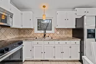 6 Tennyson Rd, Warwick, RI 02888 - Photo 11