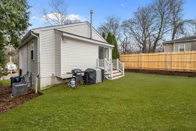 6 Tennyson Road, Warwick, RI 02888 - Photo 5