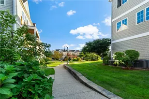 677 Metacom Ave, Bristol, RI 02809 - Photo 3