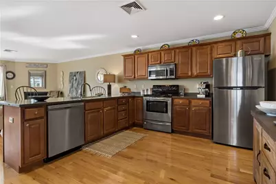 677 Metacom Avenue #64, Bristol, RI 02809 - Photo 7