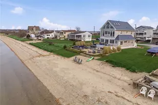 360 Shawomet Ave, Warwick, RI 02889 - Photo 3