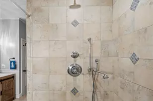 360 Shawomet Ave, Warwick, RI 02889 - Photo 29