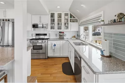 360 Shawomet Avenue, Warwick, RI 02889 - Photo 17