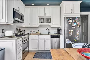 453 Angell St, Providence, RI 02906 - Photo 25