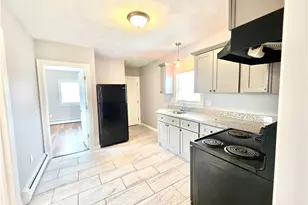 41 Benefit St, Pawtucket, RI 02861 - Photo 9