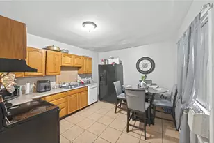 41 Joslin St, Providence, RI 02909 - Photo 5