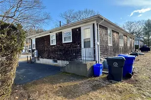 135 Rounds Ave, East Providence, RI 02915 - Photo 7