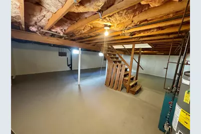 135 Rounds Avenue, East Providence, RI 02915 - Photo 15