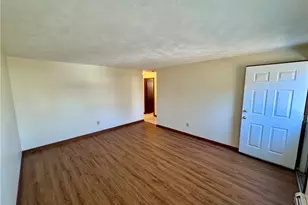 135 Rounds Ave, East Providence, RI 02915 - Photo 5