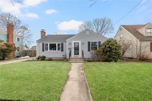 55 Mayflower Dr, Cranston, RI 02905 - Photo 1