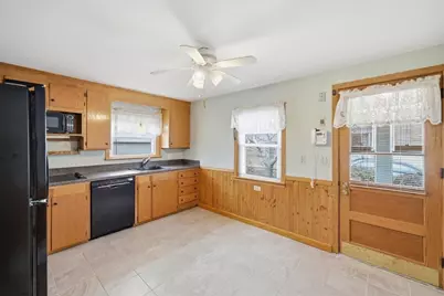 80 Maplecrest Drive, Pawtucket, RI 02861 - Photo 15
