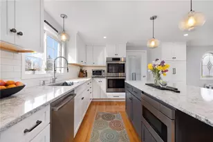 14 Hulls Ct, Jamestown, RI 02835 - Photo 17