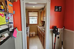 33 Young St, Pawtucket, RI 02860 - Photo 5