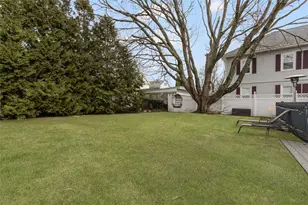 57 Peckham Ave, North Providence, RI 02908 - Photo 17