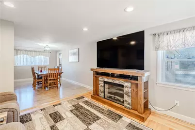 1785 W Shore Road, Warwick, RI 02889 - Photo 9