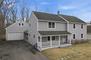 136 Roland St, Cumberland, RI 02864 - Photo 3