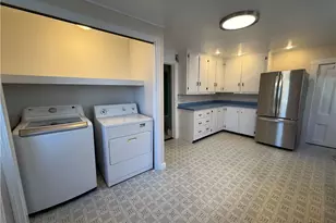 1 Bartlett Ct, Newport, RI 02840 - Photo 9