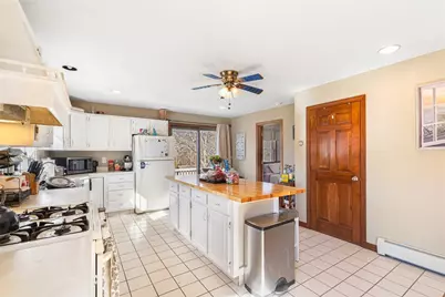 4 Wayne Street, Narragansett, RI 02882 - Photo 5