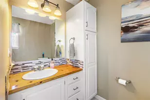 4 Wayne St, Narragansett, RI 02882 - Photo 15