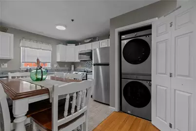 231 Maple Avenue #203, Newport, RI 02840 - Photo 11