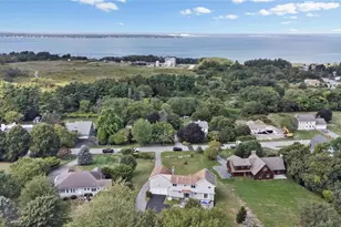 10 J H Dwyer Dr, Middletown, RI 02842 - Photo 3