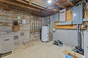 10 J H Dwyer Dr, Middletown, RI 02842 - Photo 41