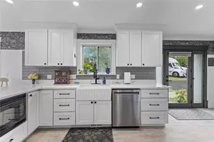 10 J H Dwyer Dr, Middletown, RI 02842 - Photo 7