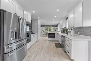 10 J H Dwyer Dr, Middletown, RI 02842 - Photo 9