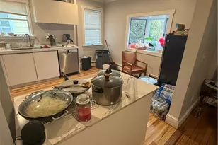 13 Rhode Island Ave, Newport, RI 02840 - Photo 5