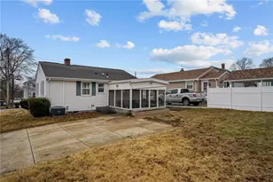 14 Maxfield Ave, East Providence, RI 02914 - Photo 7