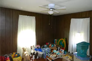 182 Simmonsville Ave, Johnston, RI 02919 - Photo 17